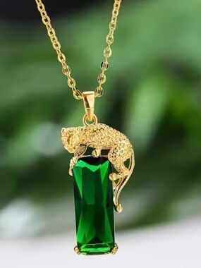 Panthere Emerald Green Crystal Gold Necklace
